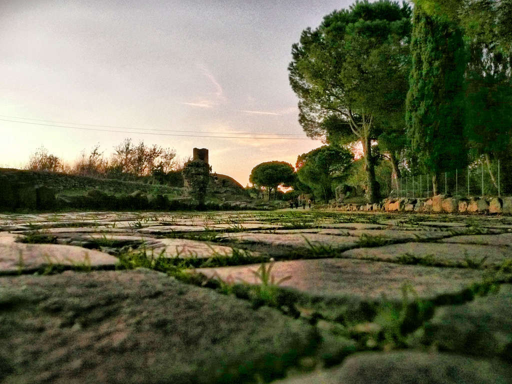 Appia antica - Photo credit: italianjob17 / Foter / Creative Commons Attribution-NonCommercial-ShareAlike 2.0 Generic (CC BY-NC-SA 2.0)