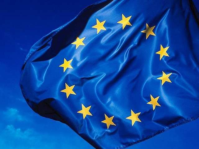 Eu Flag - Photo credit: rockcohen / Foter / CC BY