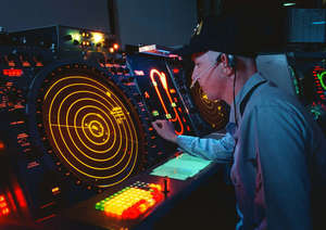 Air traffic control - foto di Airman Joe Hendricks, U.S. Navy.