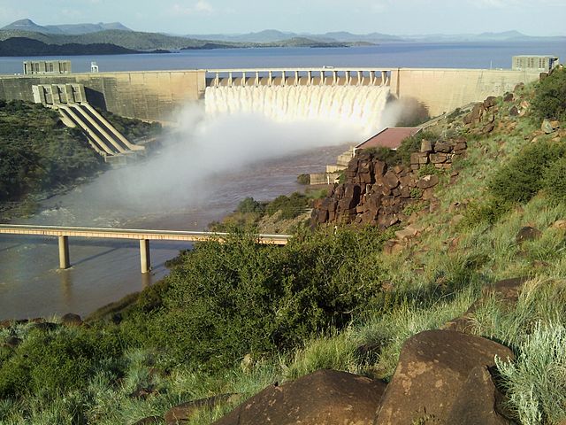 Dam, Africa - Author Aliwal2012