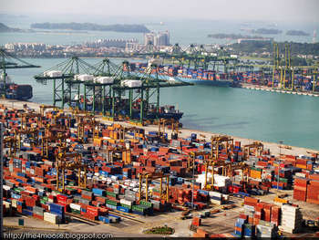 Commercial port - Photo credit: Xin Li 88 via Foter.com / CC BY-NC-ND