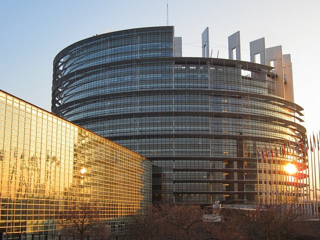 Parlamento europeo - Image by stcrolard from Pixabay