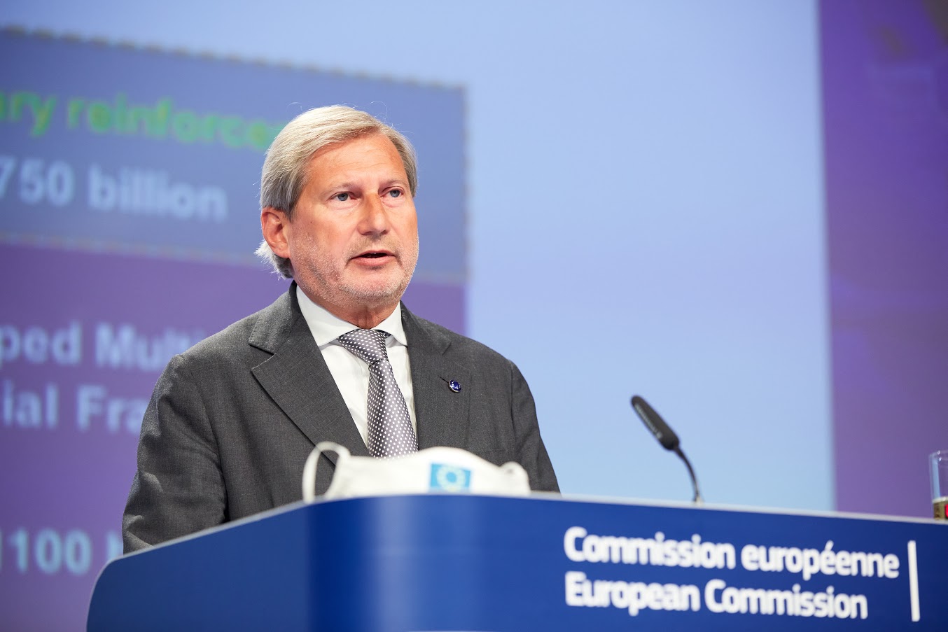 Commissario Hahn - Photocredit: European Union, 2020 - Photographer: Claudio Centonze