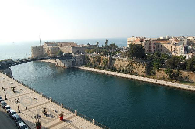 Taranto - Photo credit: Foto di Francesco Nigro da Pixabay 