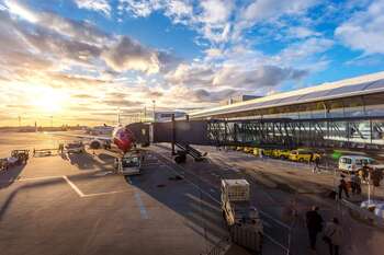 Aeroporto - Photo credit: Tanathip Rattanatum