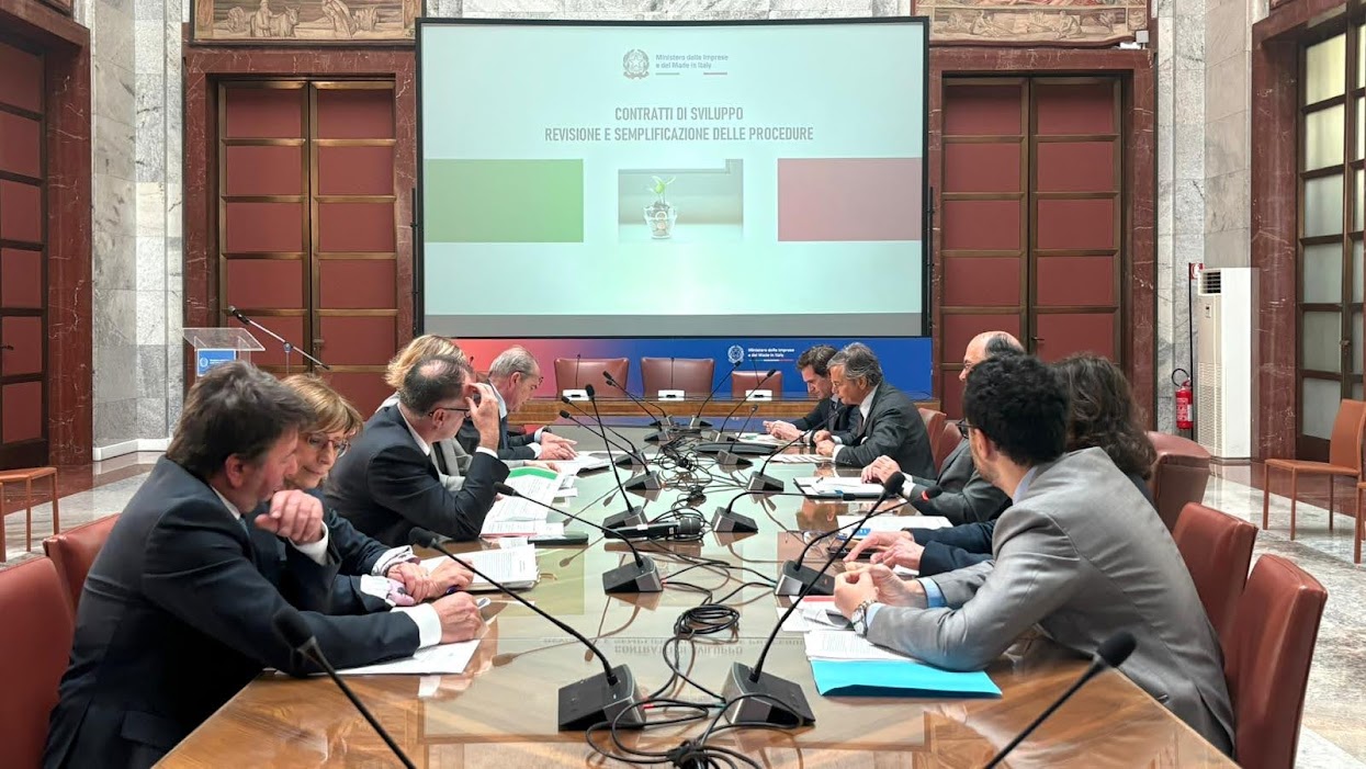 Incontro Contratti di sviluppo - Photo credit: MIMIT