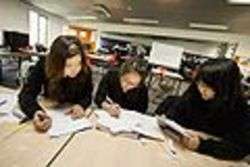 Students studying - Foto di Mosborne01