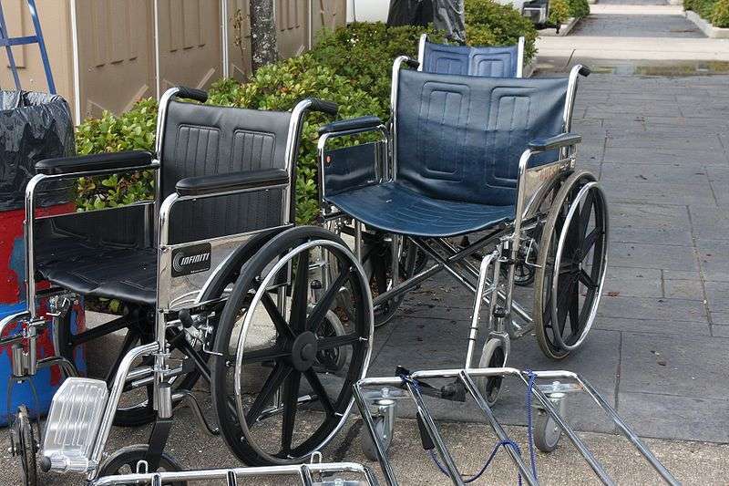 Wheel chair - foto di BotMultichillT