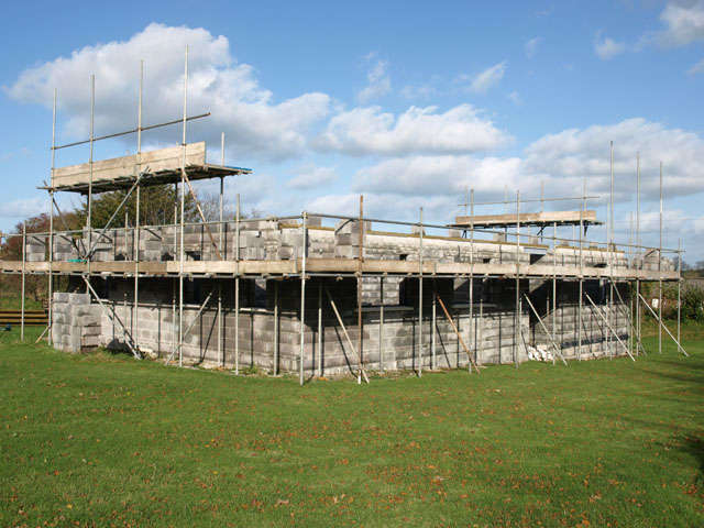 Building under construction - foto di Neil Parker