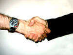 Handshake - foto di Lucas