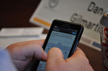 Smartphone at work - foto di Michigan Municipal League